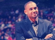 开云体育中国-关于篮球联赛中一支球队的传奇新晋球员走红？的信息