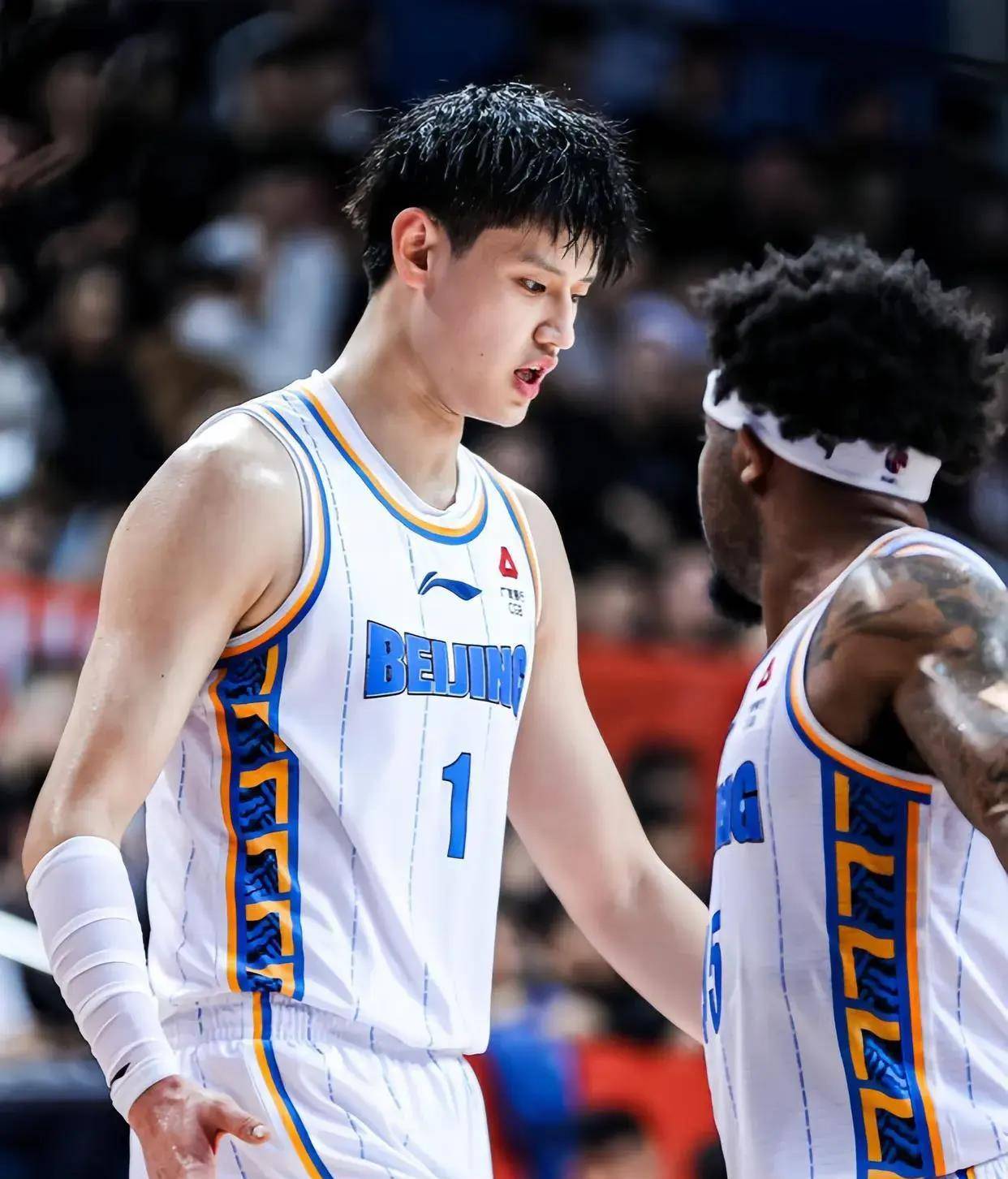 国际篮球明星争夺季后赛门票,胜者凯旋的简单介绍 国际篮球明星争夺季后赛门票,胜者凯旋的简单介绍