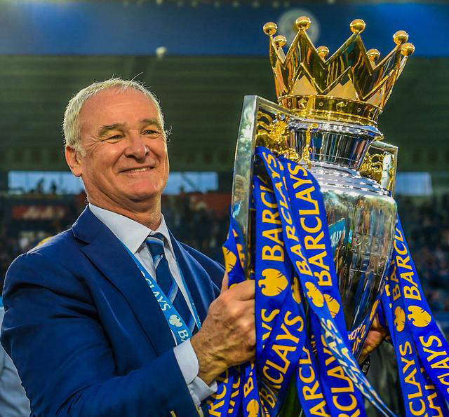 罗马球迷举办庆典,纪念球队夺得赛季冠军的简单介绍 罗马球迷举办庆典,纪念球队夺得赛季冠军的简单介绍