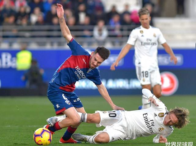 格拉纳达主场完胜皇家贝蒂斯，实现胜利