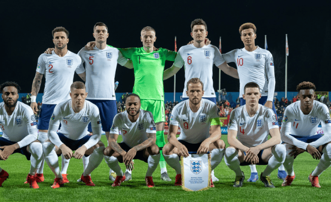 关于足球明星集结，引爆足球界的热门战役的信息