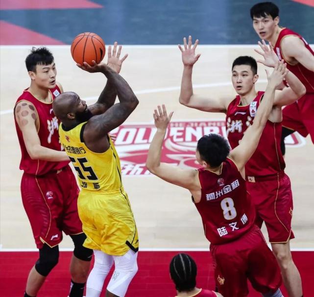 大胜在望!黑龙江队击败甘肃队领跑 大胜在望!黑龙江队击败甘肃队领跑