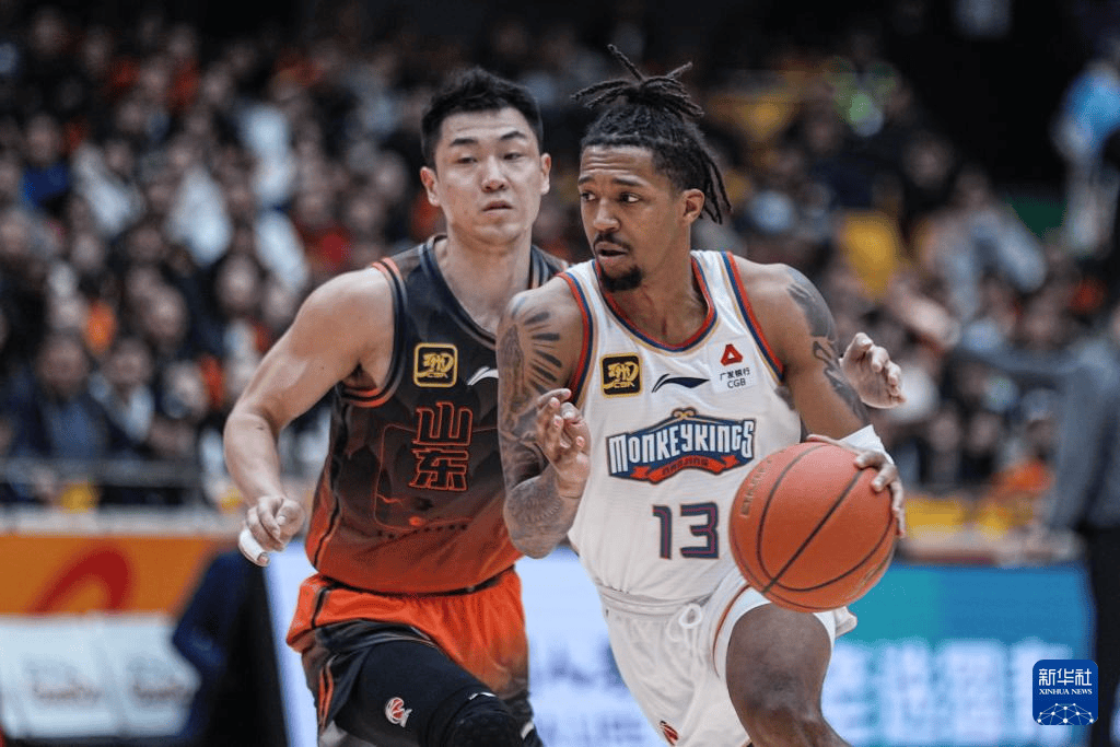 河北队主场战胜山东男篮,豪取大胜 河北队主场战胜山东男篮,豪取大胜