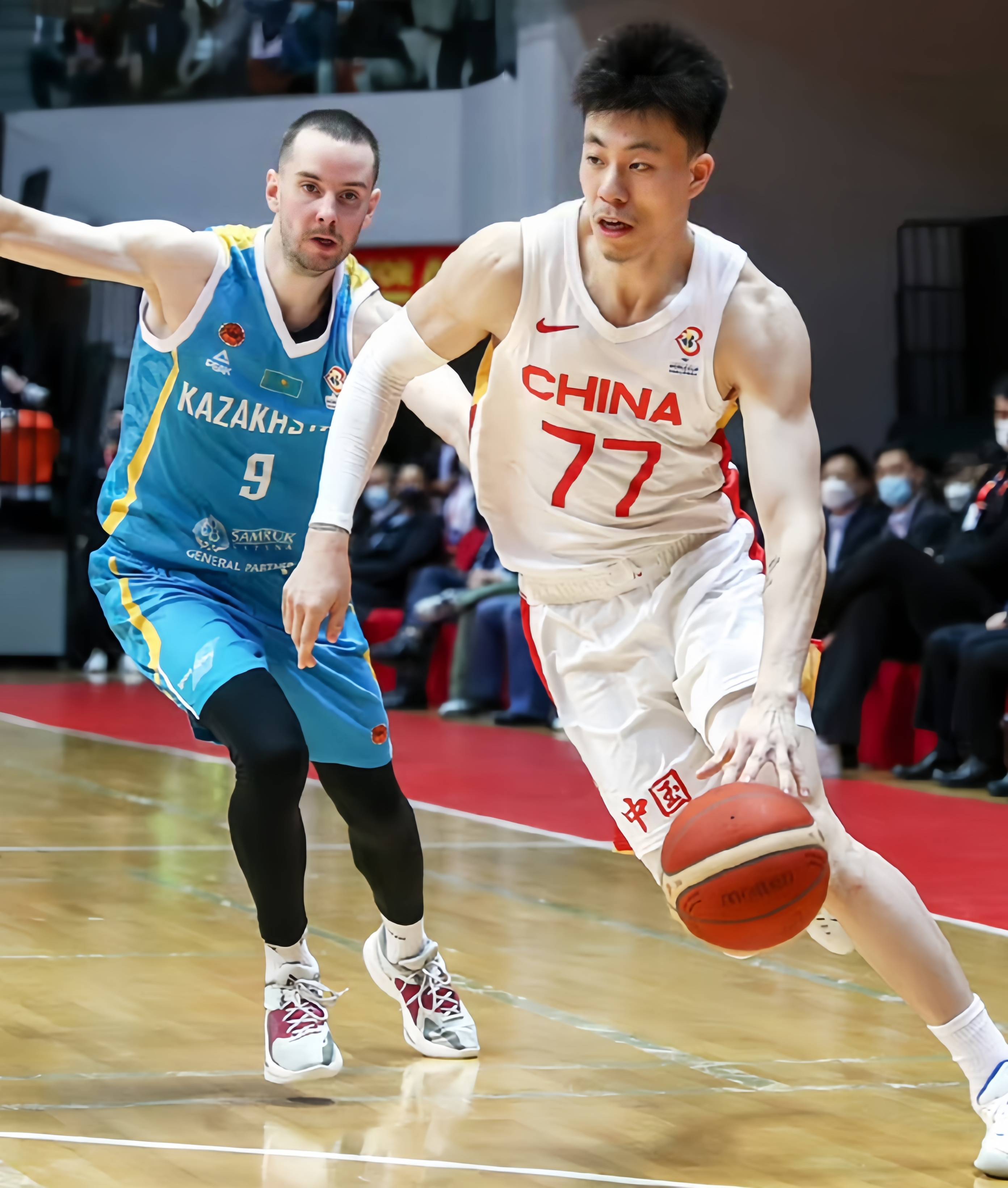 世界篮球盛宴中哪个球员最闪耀？谁能成为焦点？