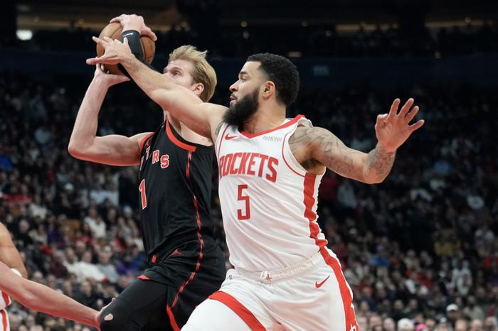 猛龙主场击败火箭队,逆转晋级总决赛 猛龙主场击败火箭队,逆转晋级总决赛