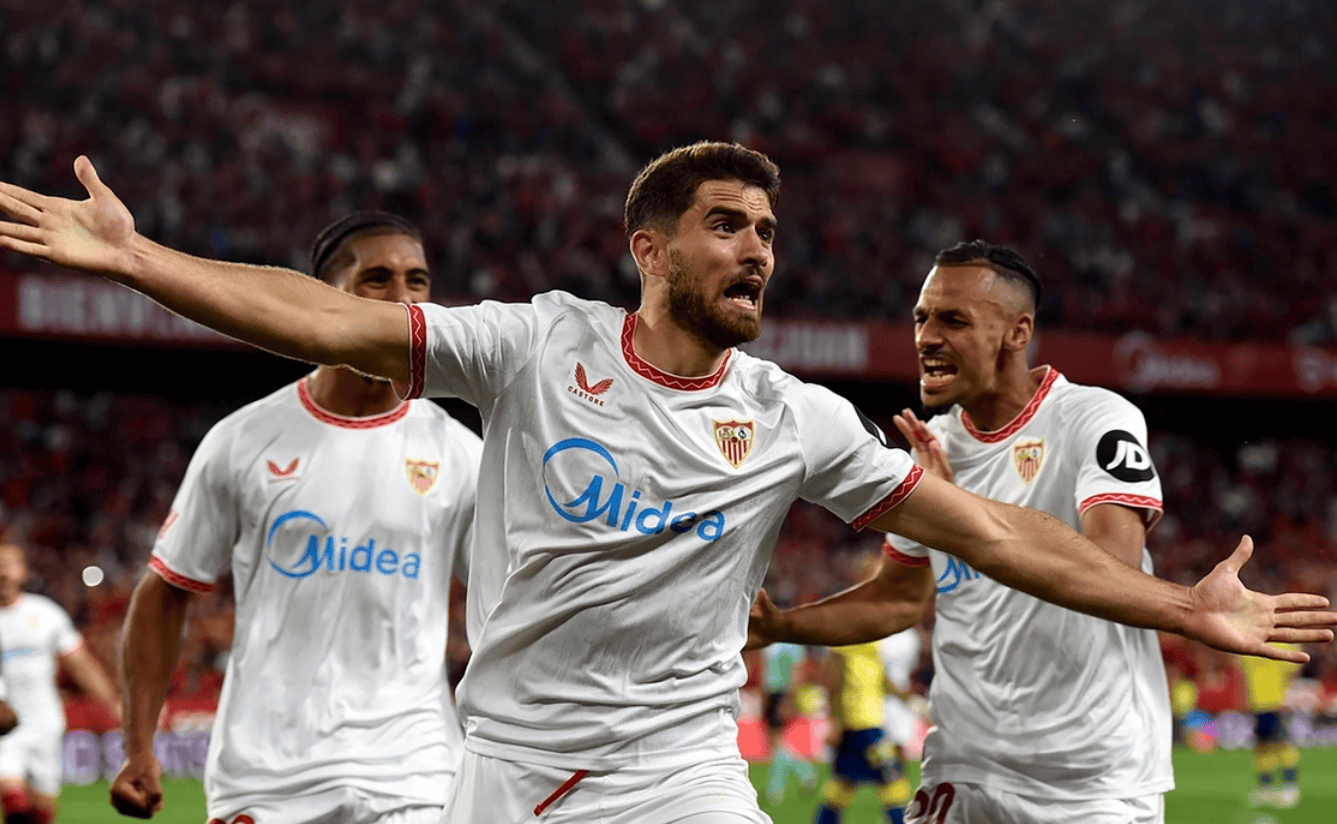 塞维利亚球员制胜绝杀，帮助球队取胜