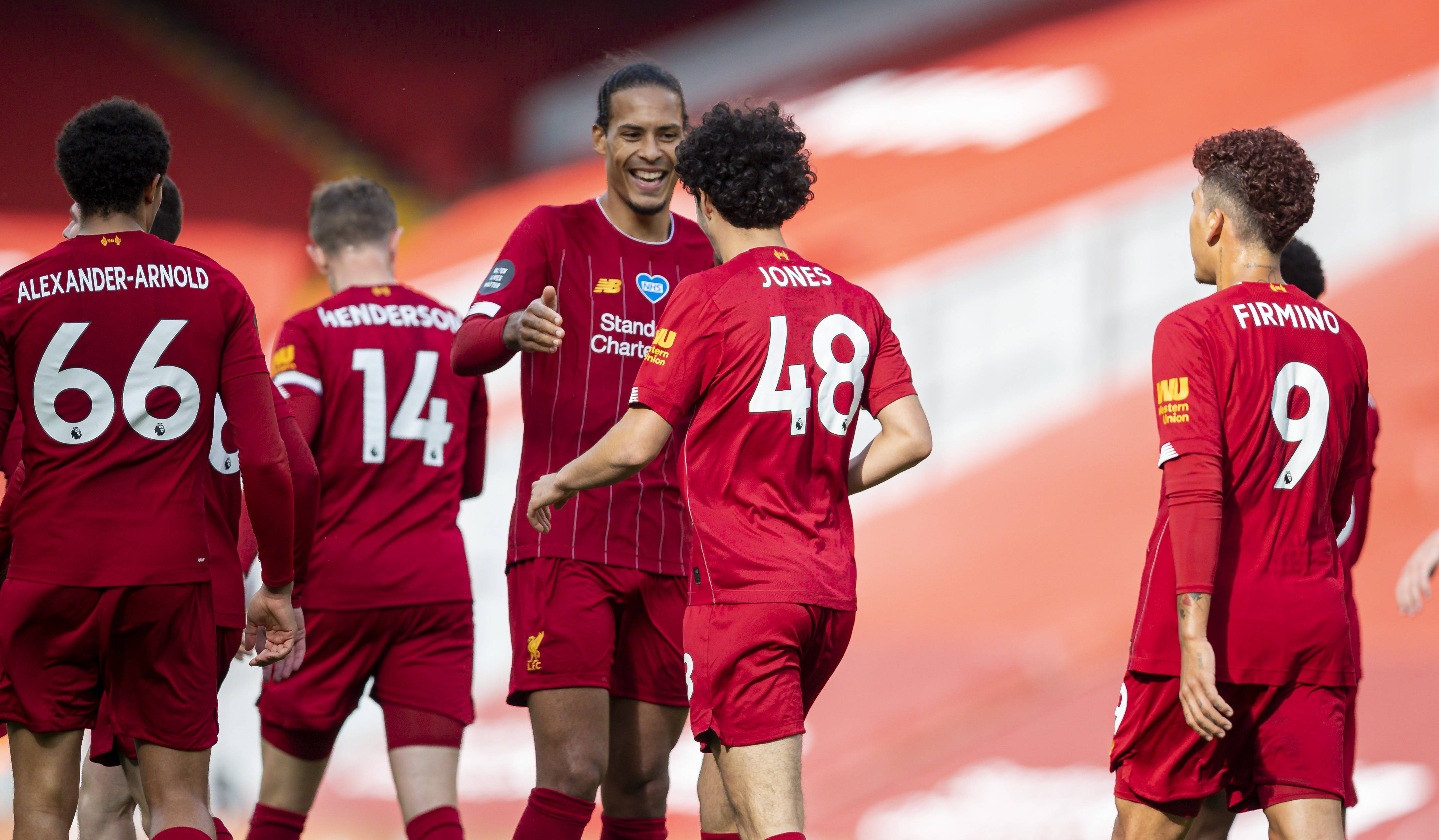 关于利物浦大胜对手，榜首位置巩固的信息