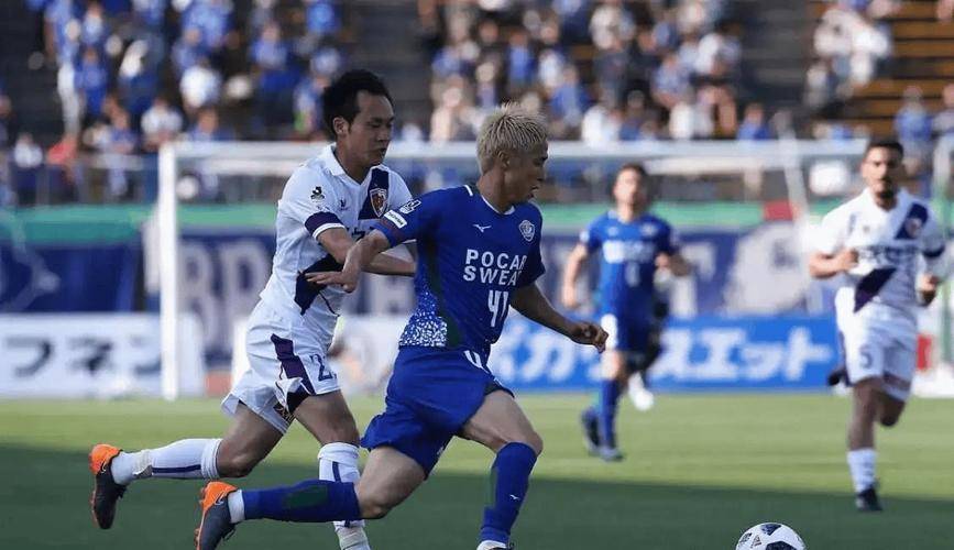 广岛三箭抢占小组榜首，实力强劲