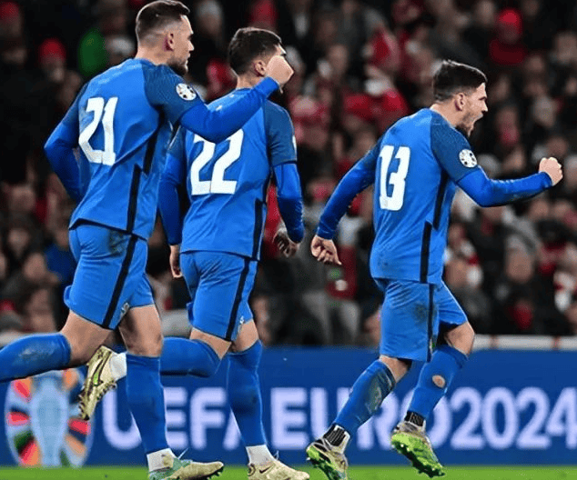 法国队客场告负于克罗地亚,遗憾失利 法国队客场告负于克罗地亚,遗憾失利