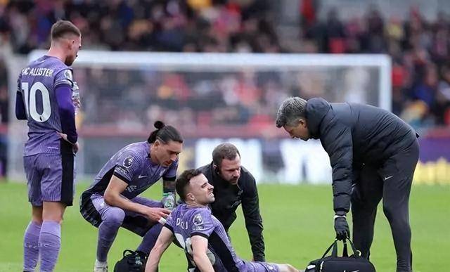 利物浦后卫受伤离场，恐影响球队战斗力的简单介绍