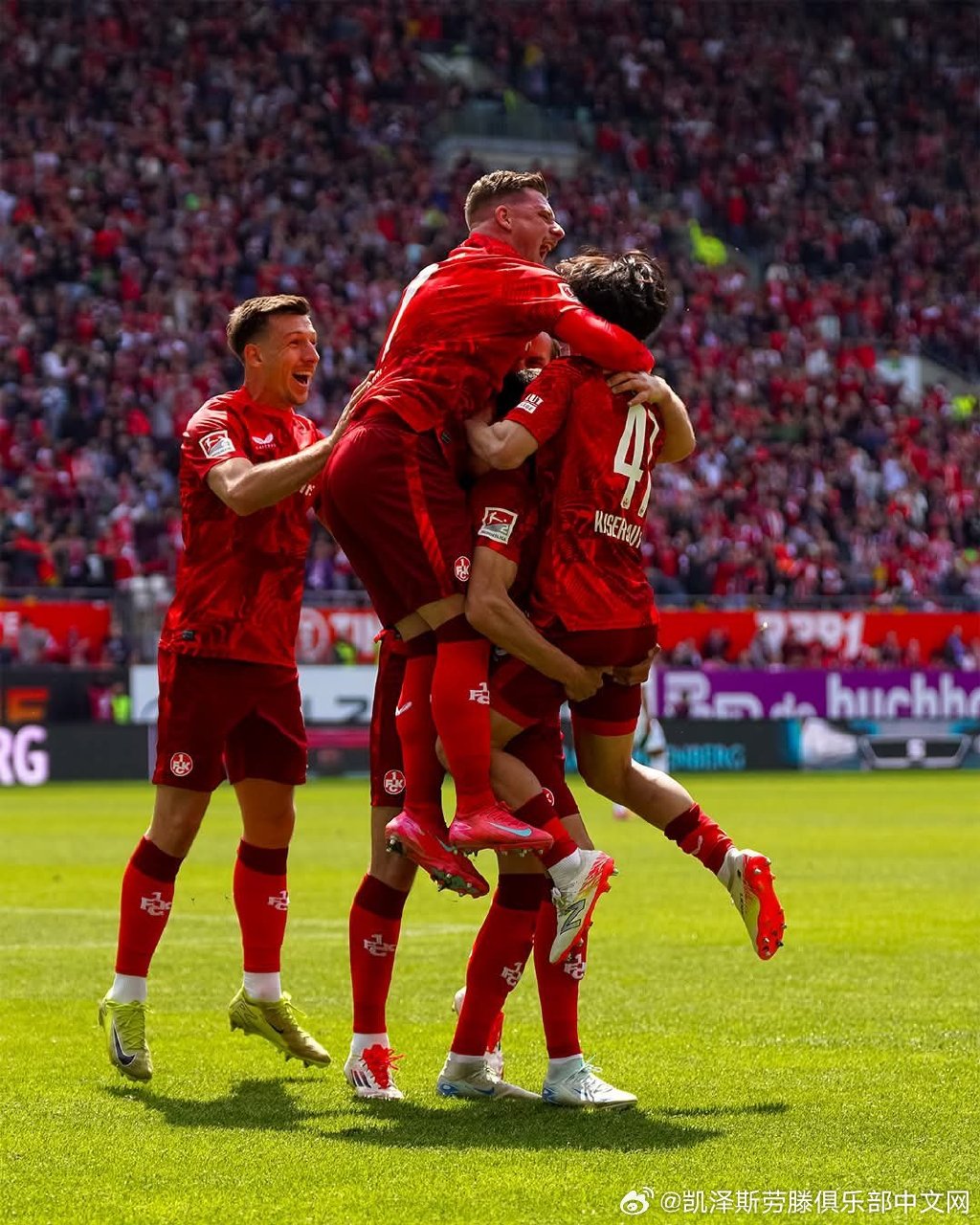 战术临场调整取胜，国际足坛激情迸发决赛的简单介绍