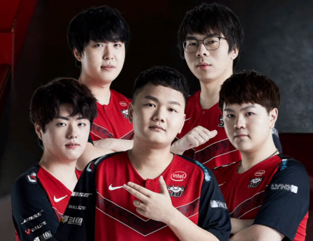 关于公牛队团结抗击，实力战队逐渐跻身前列的信息