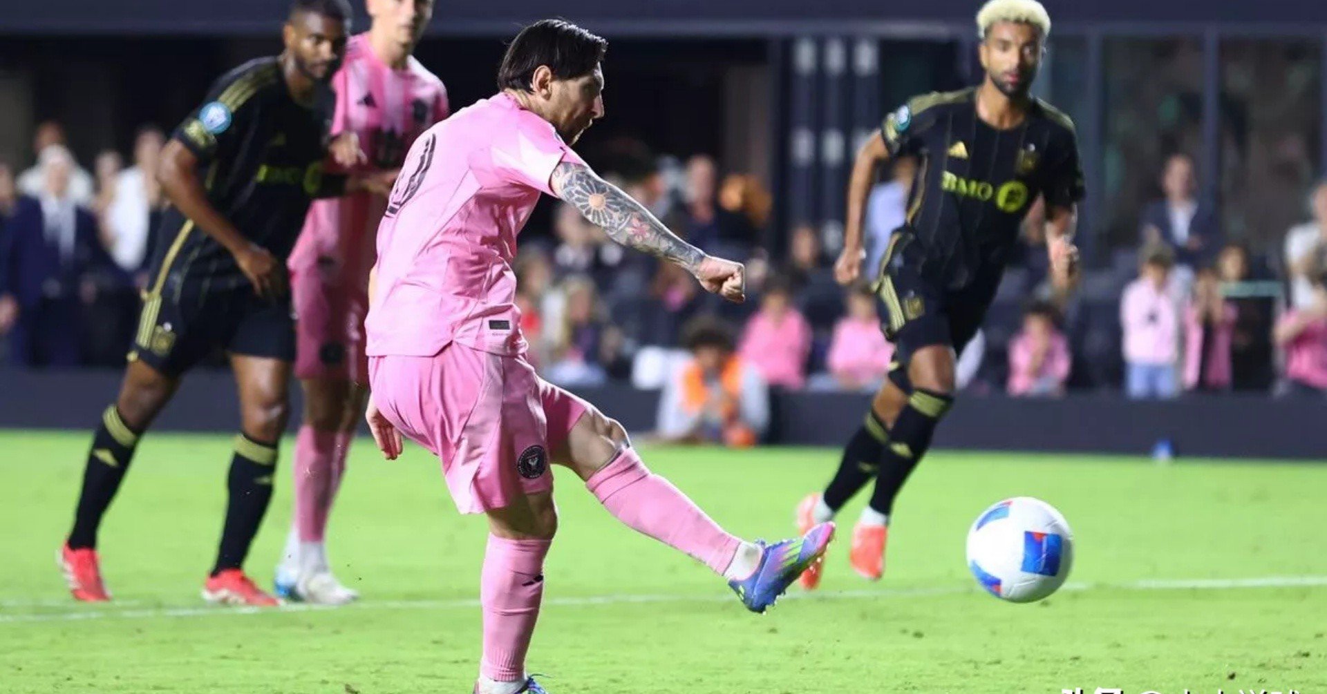 马德里竞技巨星梅西破门,助球队逆转取胜 马德里竞技巨星梅西破门,助球队逆转取胜