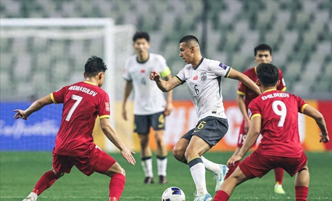 包含澳大利亚国家队遭遇难题淘汰，实力低迷不振的词条