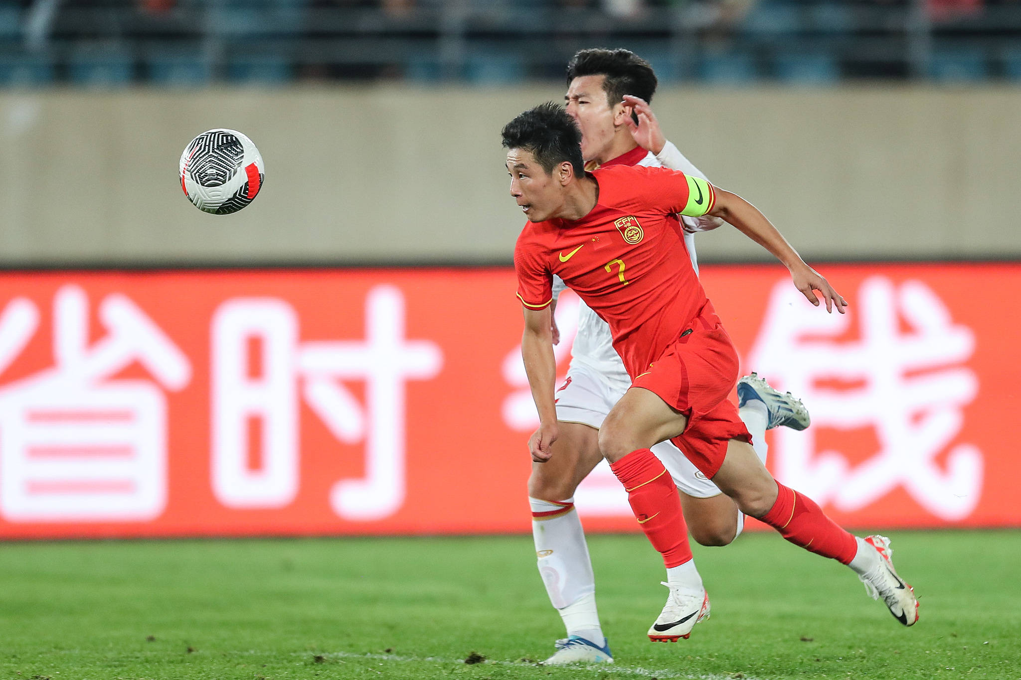 国足战胜对手，晋级下一轮比赛