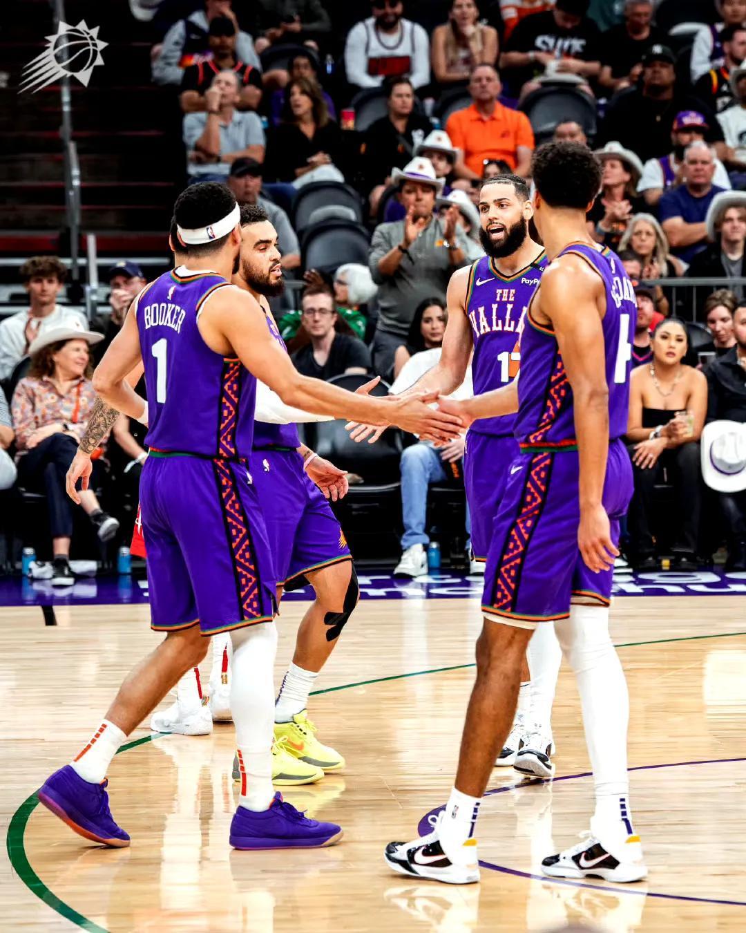 火箭主场逆转快船,继续稳坐第八位 火箭主场逆转快船,继续稳坐第八位