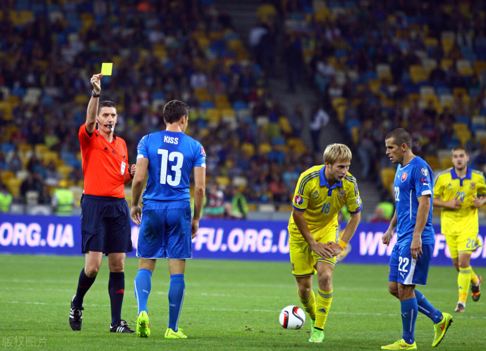 捷克国家队备战欧锦赛资格打法，对阵苏格兰队
