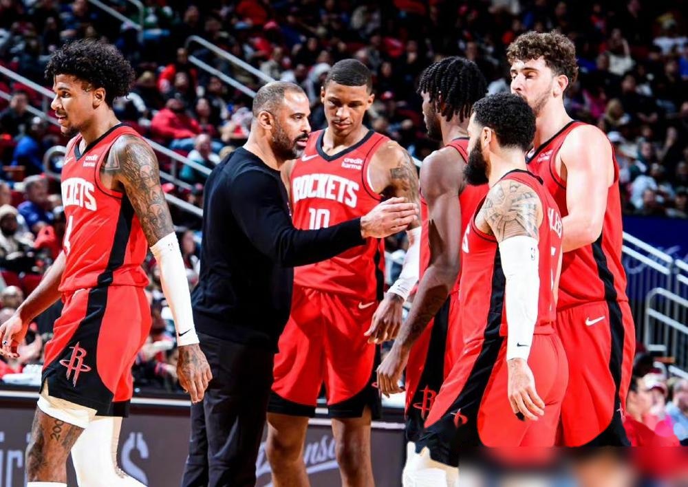 火箭队客场取胜，成功击垮湖人队的抵抗