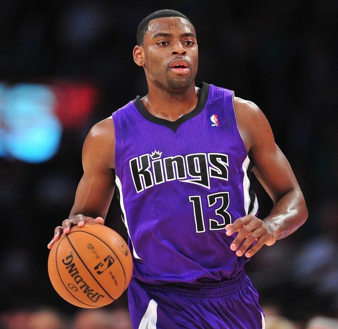 欧洲篮球巨星亮相球迷见面会，引起轰动的简单介绍