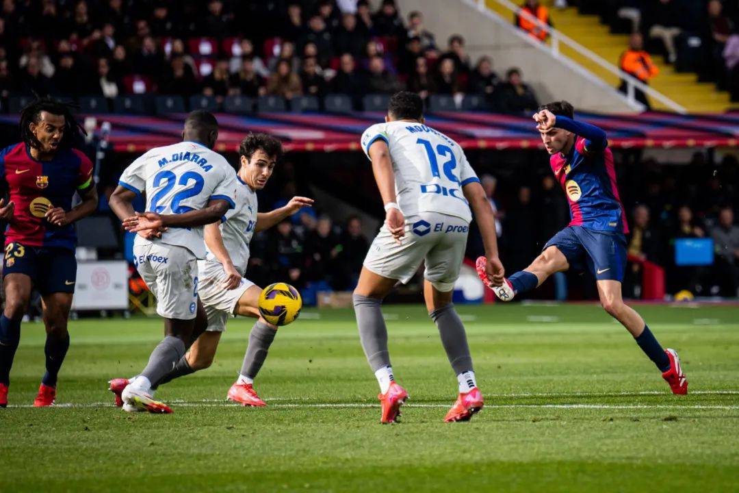 关于阿拉维斯遭遇主场惨败，战绩不佳的信息