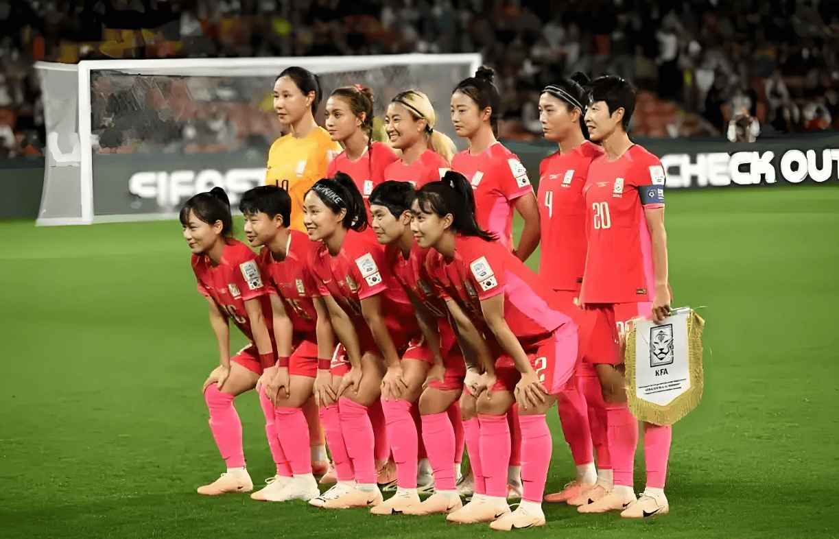 包含国际女足比拼战术流畅,传接球精准完美配合的词条 包含国际女足比拼战术流畅,传接球精准完美配合的词条