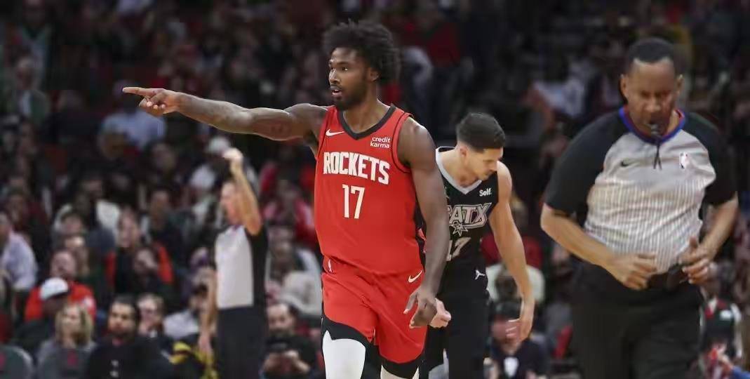 NBA新赛季揭幕战惊现逆转，焦点纷呈的简单介绍