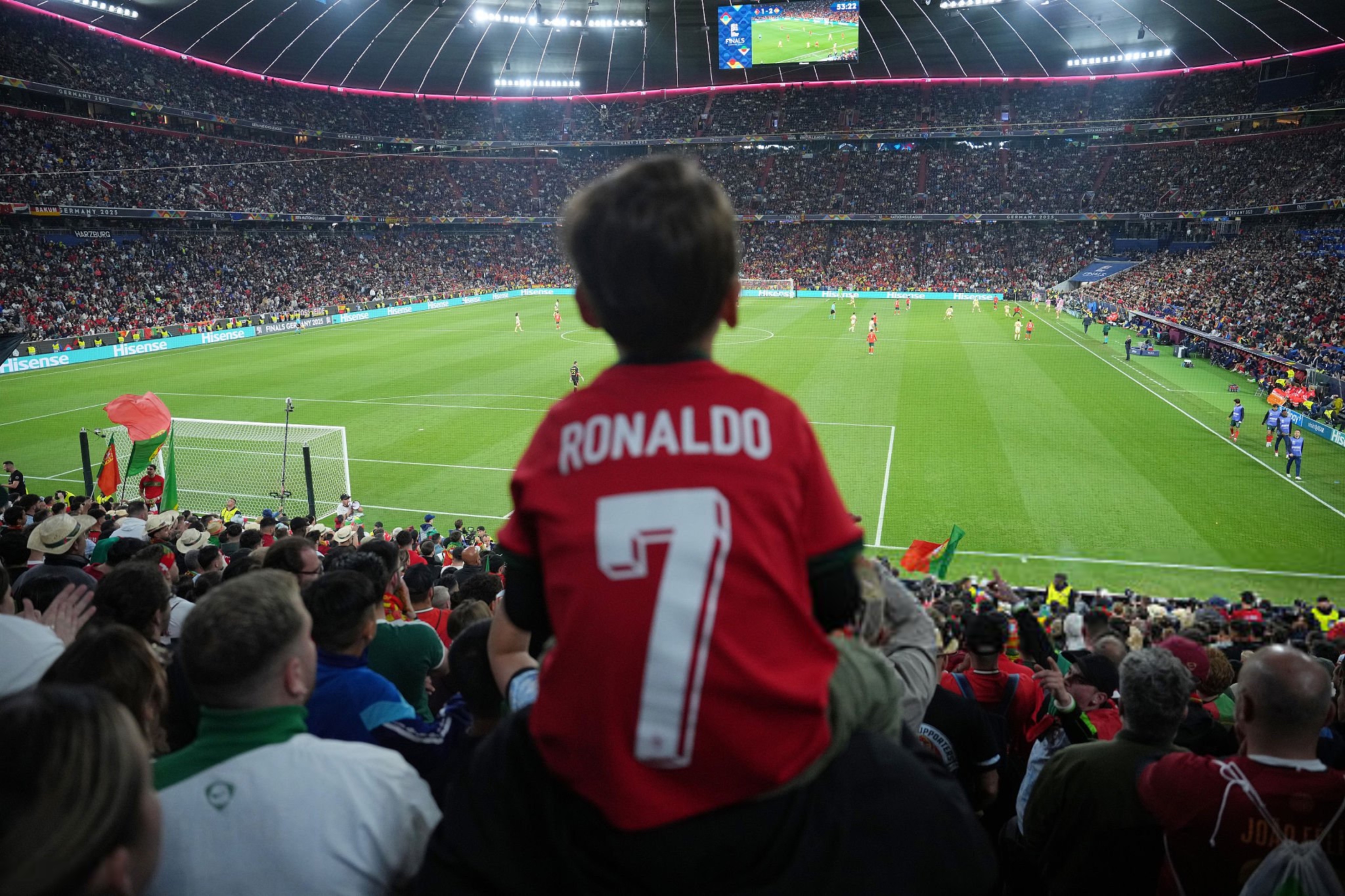 欧洲足球盛事掀起热潮，球迷狂欢的简单介绍