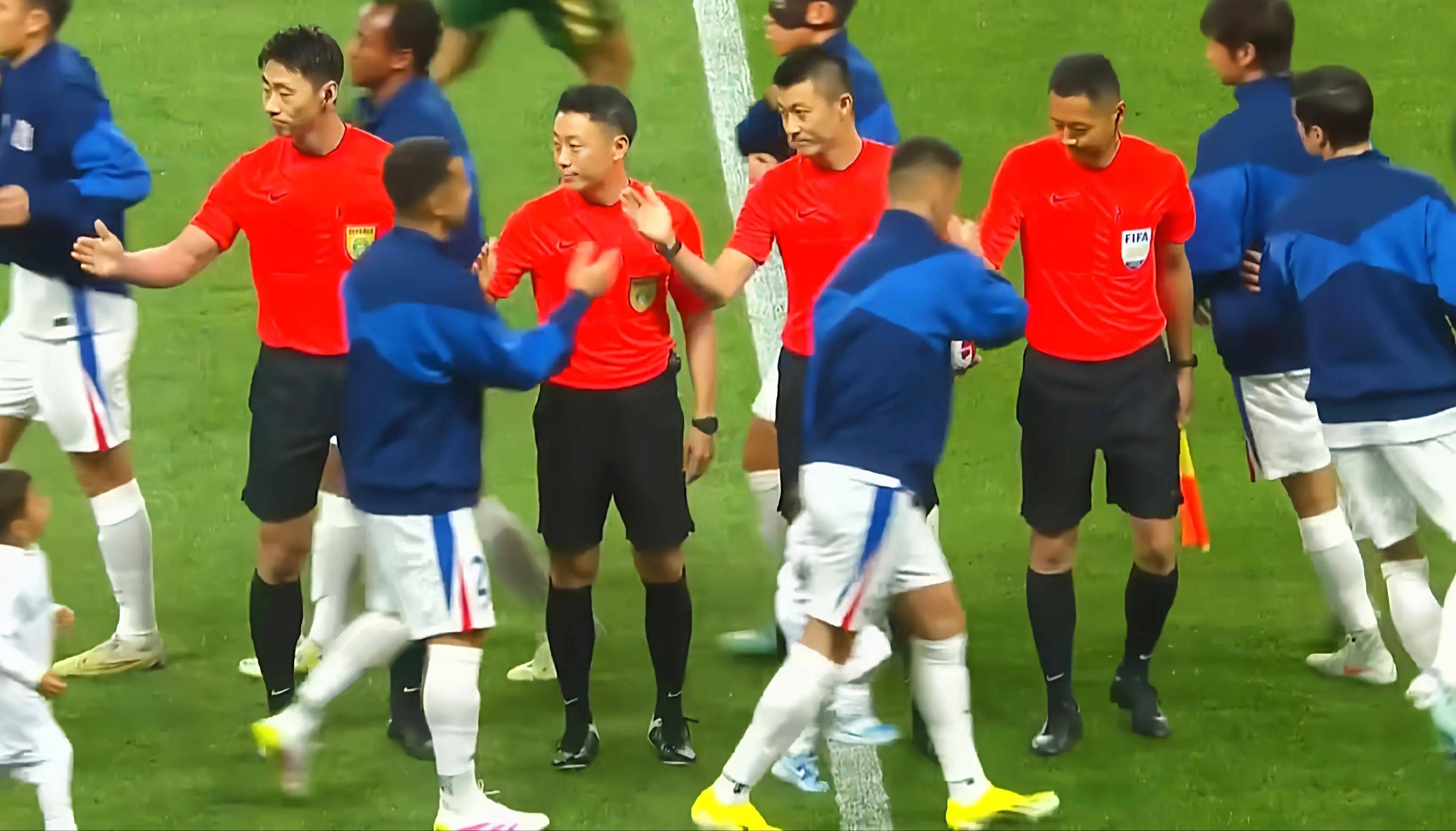 球队连续击败对手晋级下一轮比赛 球队连续击败对手晋级下一轮比赛