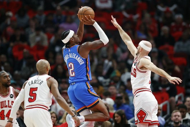 保龄球比赛悬念揭晓，黑马崛起夺冠