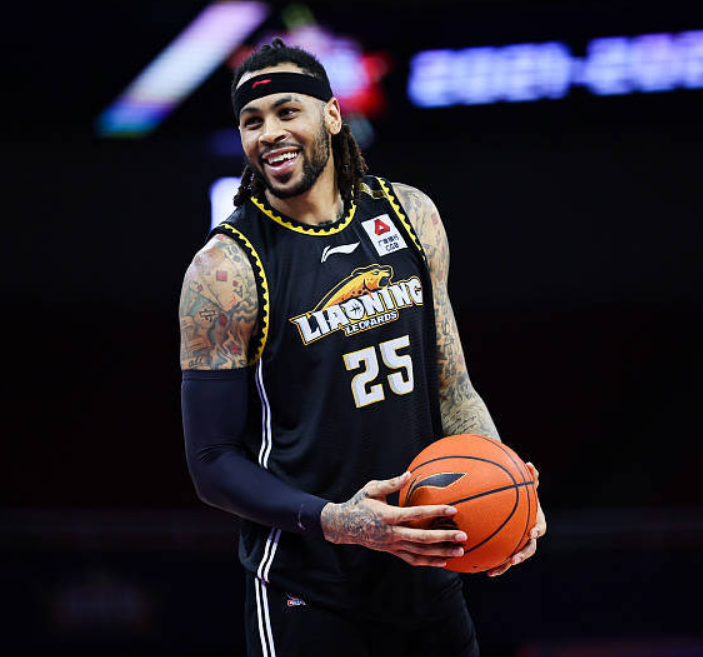 关于沃尔夫队成功签下外援，球队实力增强的信息