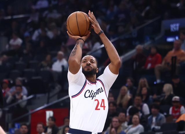 猛龙主场战胜快船，取得四连胜