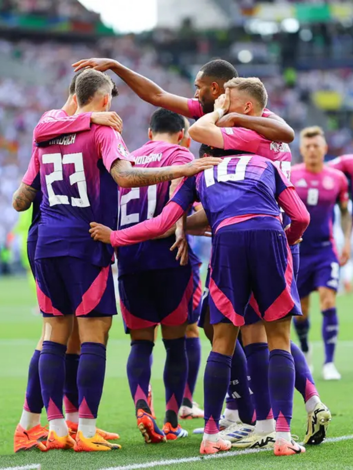 包含卡迪夫城战胜对手，展现强大比赛实力的词条