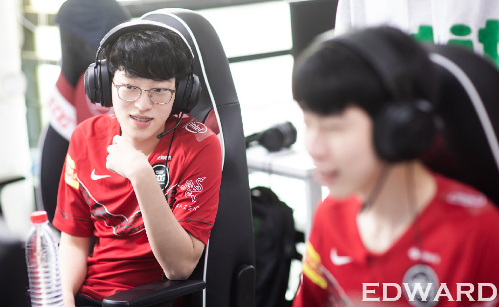 关于法国险胜荷兰,Scout团战一打五激烈交锋全球总决赛,锁定晋级资格的信息 关于法国险胜荷兰,Scout团战一打五激烈交锋全球总决赛,锁定晋级资格的信息