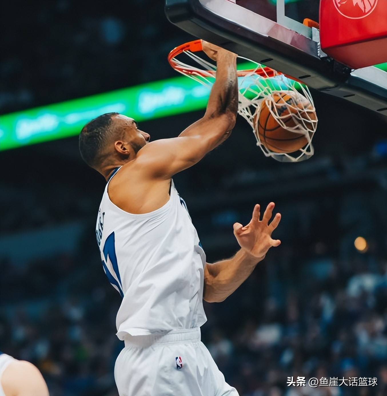 尼日利亚男篮轻取鹈鹕，戈贝尔爆发神勇的简单介绍