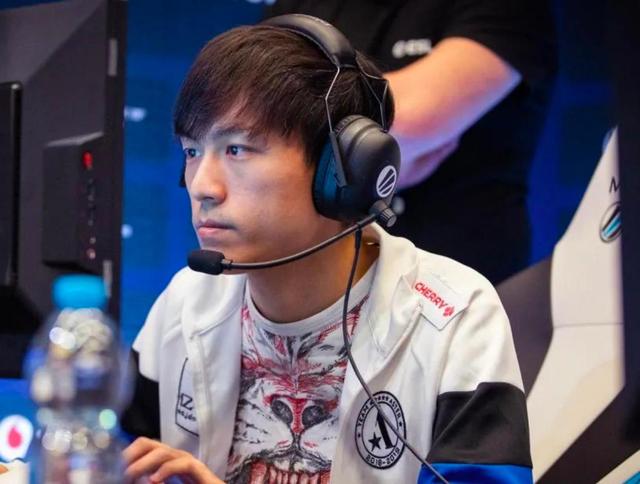 包含Dota2选手发挥出色,荣膺最佳MVP的词条 包含Dota2选手发挥出色,荣膺最佳MVP的词条