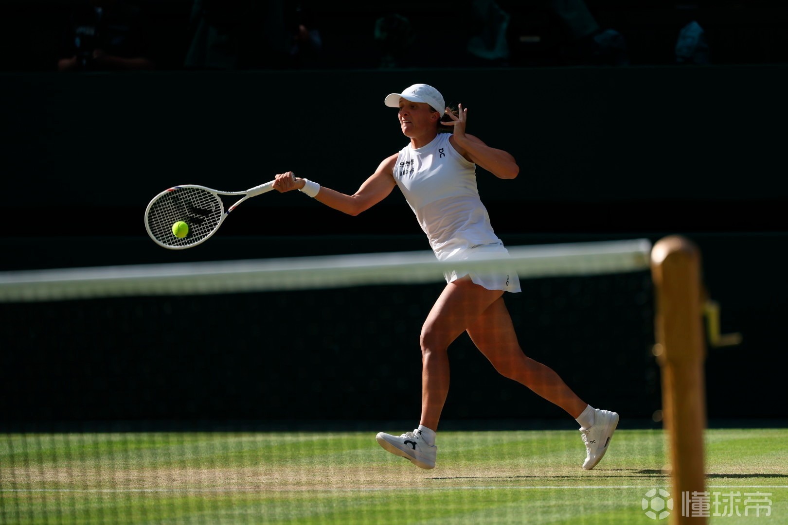 温网逆转年终总决赛,西西帕斯统治全场 温网逆转年终总决赛,西西帕斯统治全场