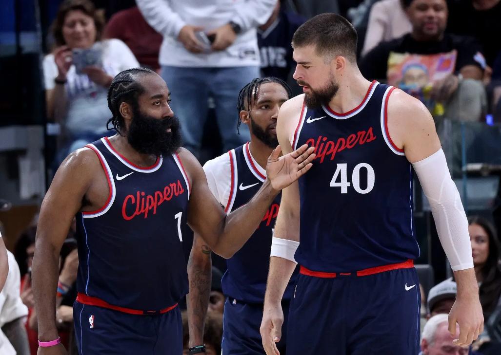 公牛完胜湖人，哈登扛起全队